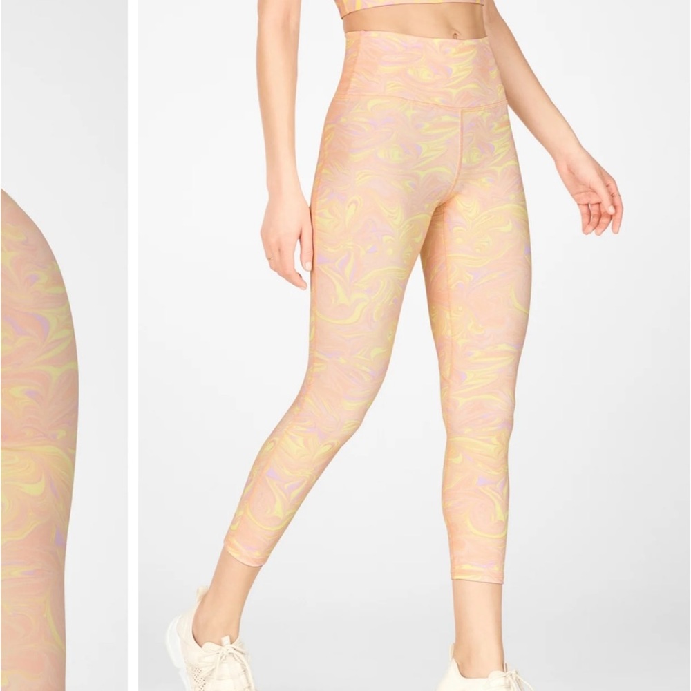 Fabletics Powerhold Define High-Waisted Capri Leggings M Marble Peach& top